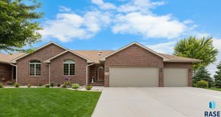 3738 E Fox Run Pl Place, Sioux Falls, SD 57103