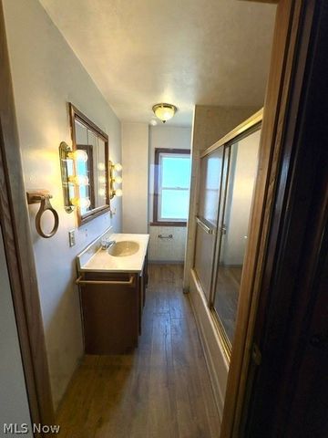 1919 Parkman Road NW, Warren, OH 44485