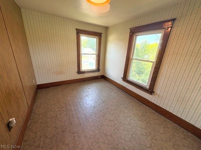 1919 Parkman Road NW, Warren, OH 44485