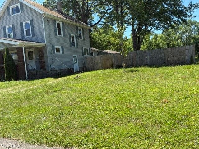1919 Parkman Road NW, Warren, OH 44485