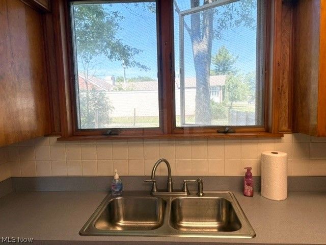 1919 Parkman Road NW, Warren, OH 44485