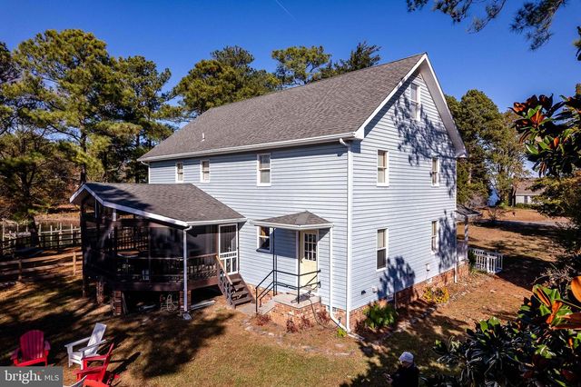 994 N GLEBE RD, Montross, VA 22520