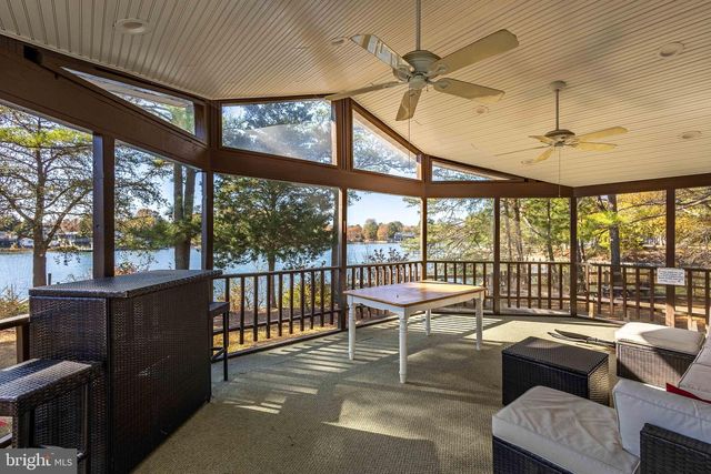 994 N GLEBE RD, Montross, VA 22520