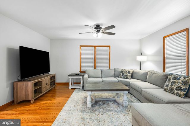 994 N GLEBE RD, Montross, VA 22520