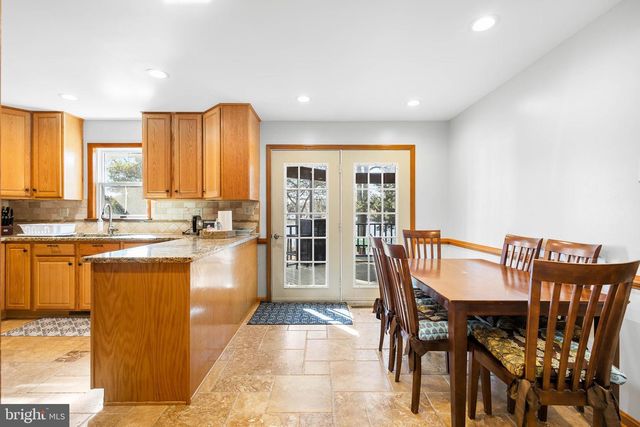 994 N GLEBE RD, Montross, VA 22520