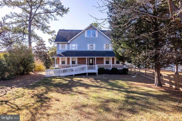 994 N GLEBE RD, Montross, VA 22520