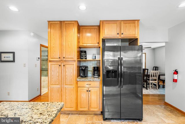 994 N GLEBE RD, Montross, VA 22520