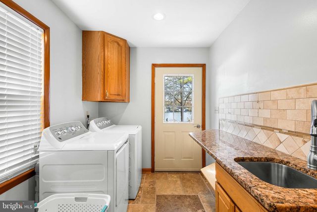 994 N GLEBE RD, Montross, VA 22520