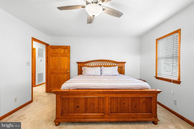 994 N GLEBE RD, Montross, VA 22520