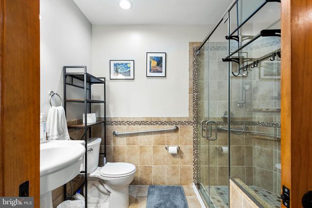 994 N GLEBE RD, Montross, VA 22520