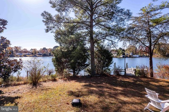 994 N GLEBE RD, Montross, VA 22520