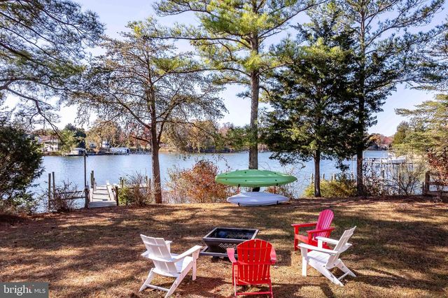 994 N GLEBE RD, Montross, VA 22520