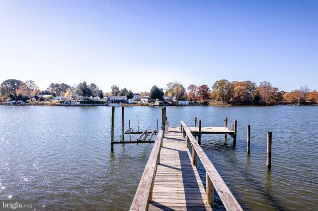 994 N GLEBE RD, Montross, VA 22520