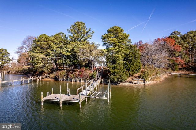 994 N GLEBE RD, Montross, VA 22520