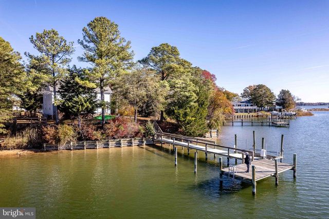 994 N GLEBE RD, Montross, VA 22520