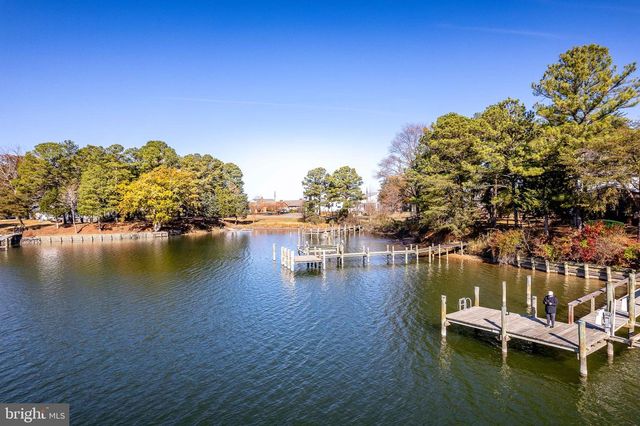 994 N GLEBE RD, Montross, VA 22520