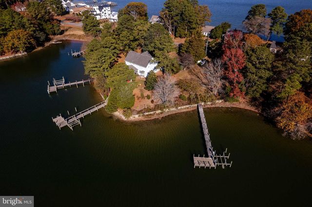 994 N GLEBE RD, Montross, VA 22520