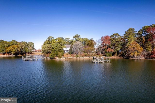 994 N GLEBE RD, Montross, VA 22520