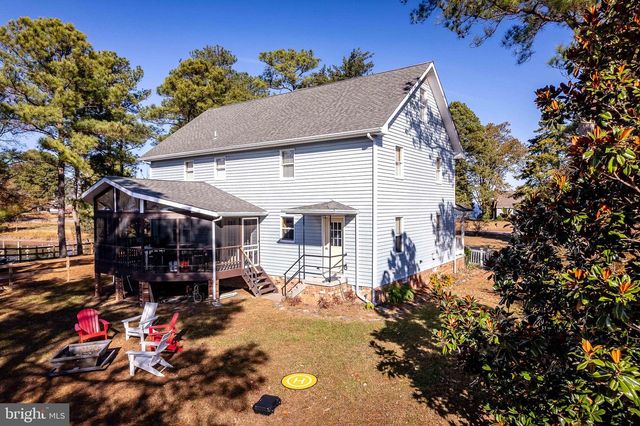 994 N GLEBE RD, Montross, VA 22520