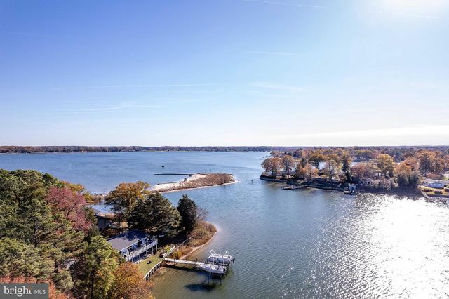 994 N GLEBE RD, Montross, VA 22520