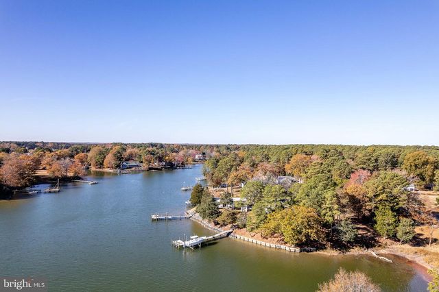 994 N GLEBE RD, Montross, VA 22520