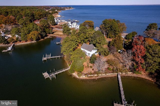 994 N GLEBE RD, Montross, VA 22520