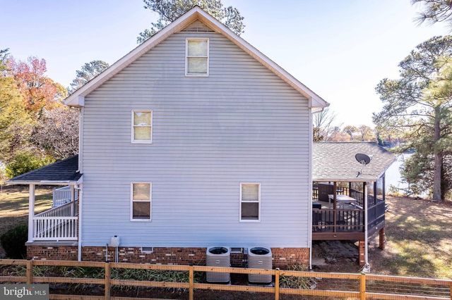 994 N GLEBE RD, Montross, VA 22520