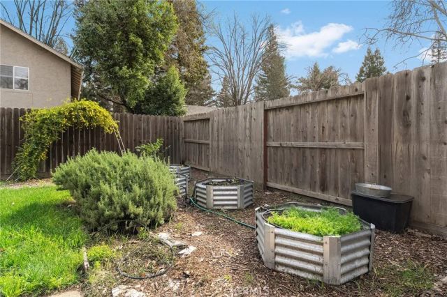 65 Knightsbridge Lane, Chico, CA 95926