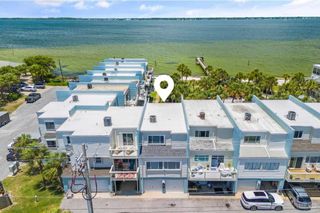 1511 Via Deluna Dr, Pensacola Beach, FL 32561