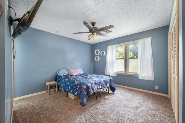 1220 Elizabeth St, Winfield, KS 67156