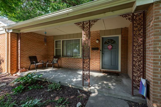 1220 Elizabeth St, Winfield, KS 67156