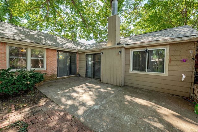 1220 Elizabeth St, Winfield, KS 67156