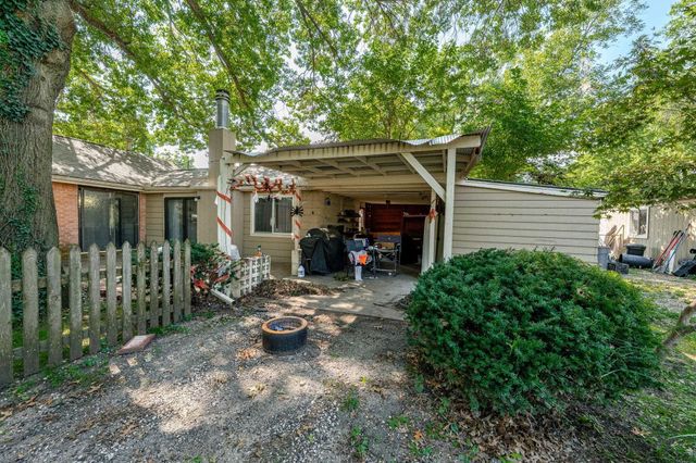 1220 Elizabeth St, Winfield, KS 67156