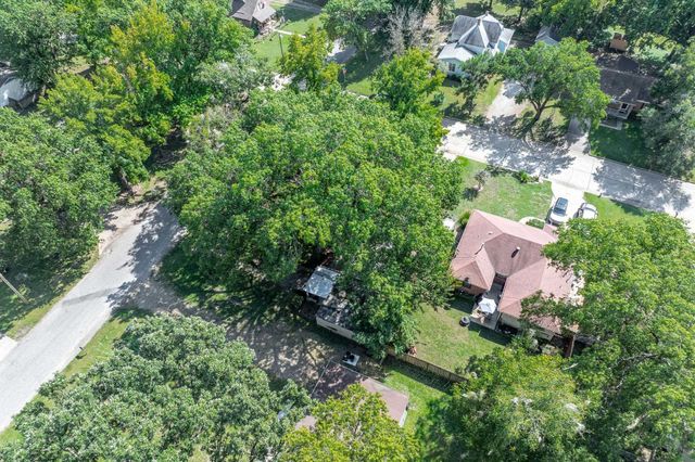 1220 Elizabeth St, Winfield, KS 67156