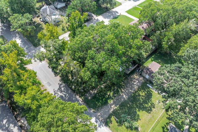 1220 Elizabeth St, Winfield, KS 67156