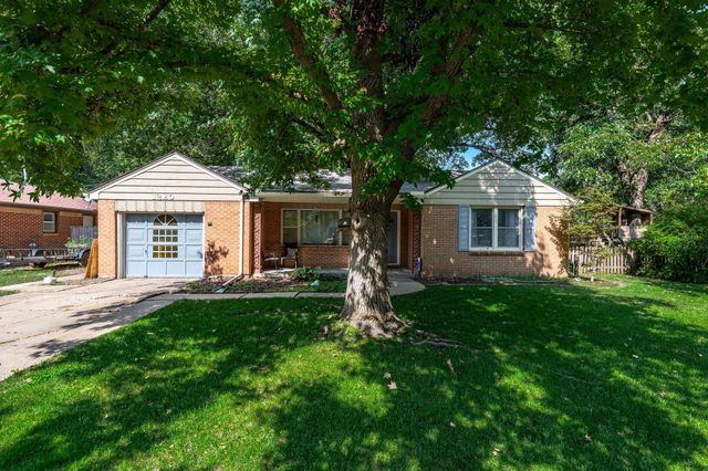1220 Elizabeth St, Winfield, KS 67156