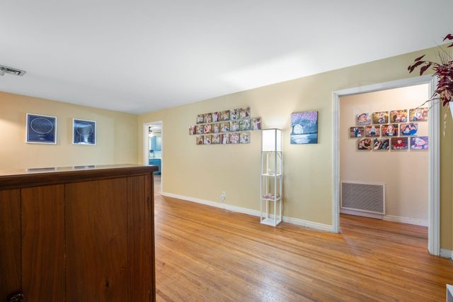 1220 Elizabeth St, Winfield, KS 67156