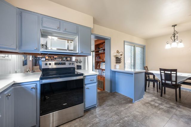 1220 Elizabeth St, Winfield, KS 67156