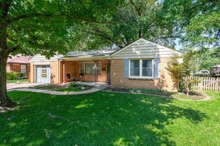 1220 Elizabeth St, Winfield, KS 67156