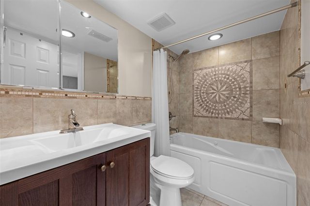 9481 HIGHLAND OAK DRIVE 1709, Tampa, FL 33647