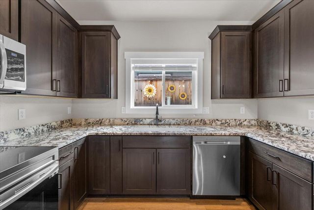 305 Moody Lane, Medford, OR 97501