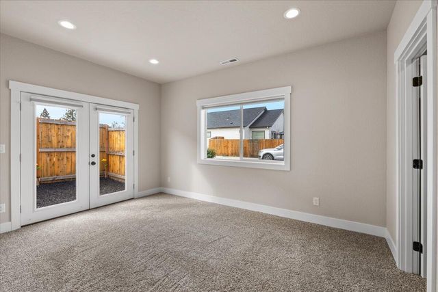 305 Moody Lane, Medford, OR 97501