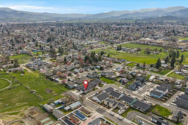 305 Moody Lane, Medford, OR 97501