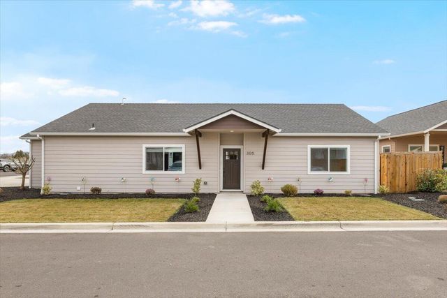 305 Moody Lane, Medford, OR 97501