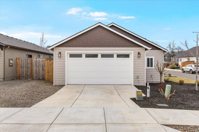 305 Moody Lane, Medford, OR 97501