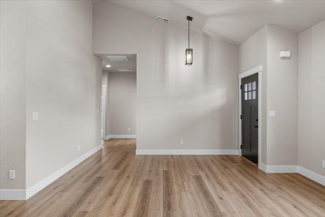 305 Moody Lane, Medford, OR 97501