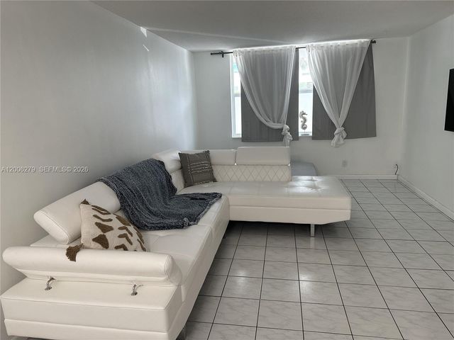 1913 S Ocean Dr 111, Hallandale Beach, FL 33009