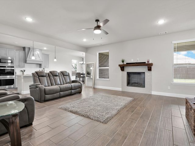 264 Hedgewood Drive, Waxahachie, TX 75165