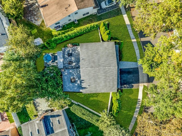 128 Soundview Drive, Port Washington, NY 11050