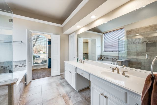 2604 Heather Brook Court, Bedford, TX 76021